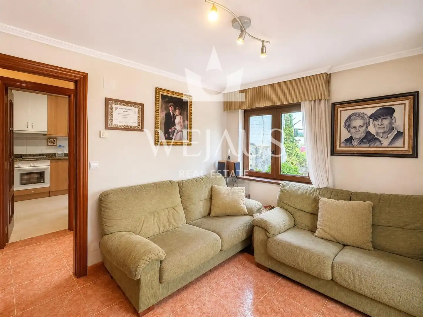 Sala d'estar de Casa adosada en venda en Medio Cudeyo