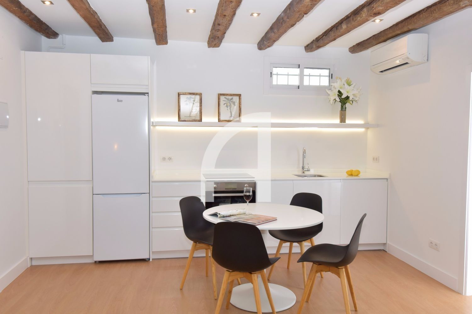 Kitchen of Flat to rent in  Madrid Capital  with Air Conditioner, Heating and Furnished