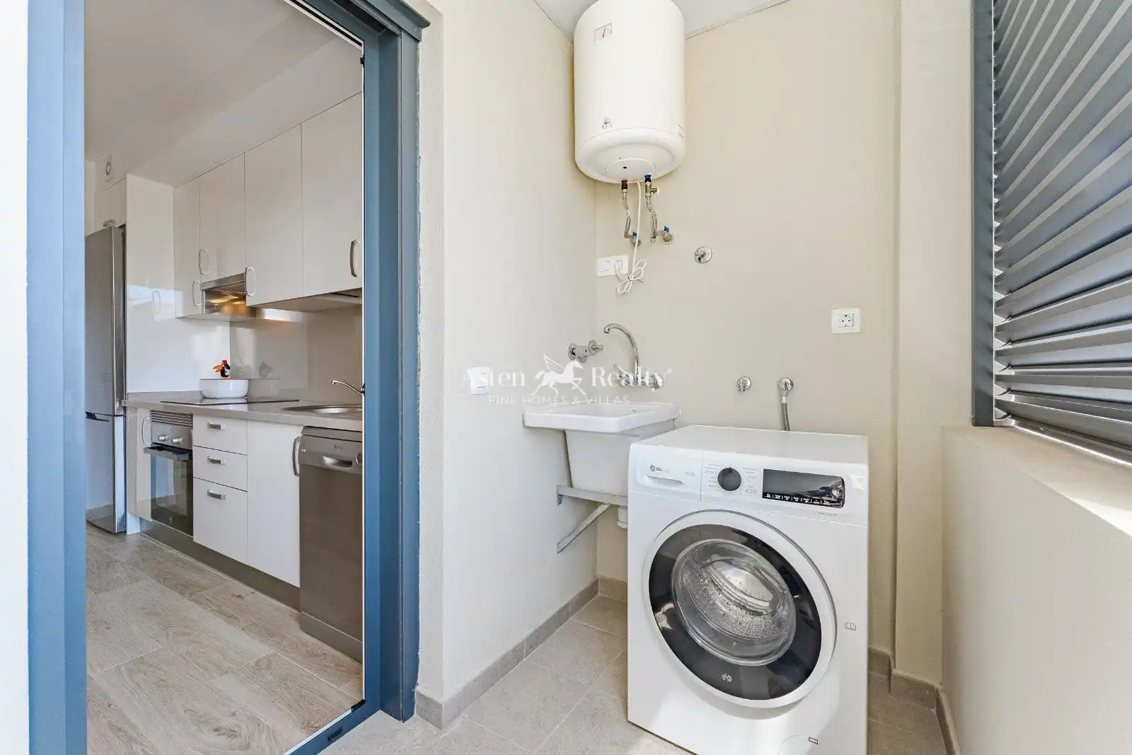 Küche von Wohnung zum Verkauf in Arona mit Klimaanlage, Privatgarten und Terrasse