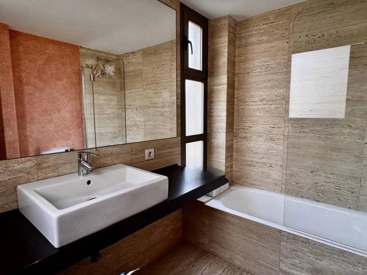 Bany de Apartament de lloguer en  Palma de Mallorca amb Parquet i Piscina comunitària