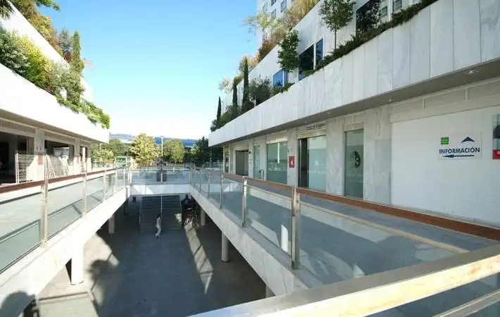 Vista exterior de Local de alquiler en  Valencia Capital con Aire acondicionado