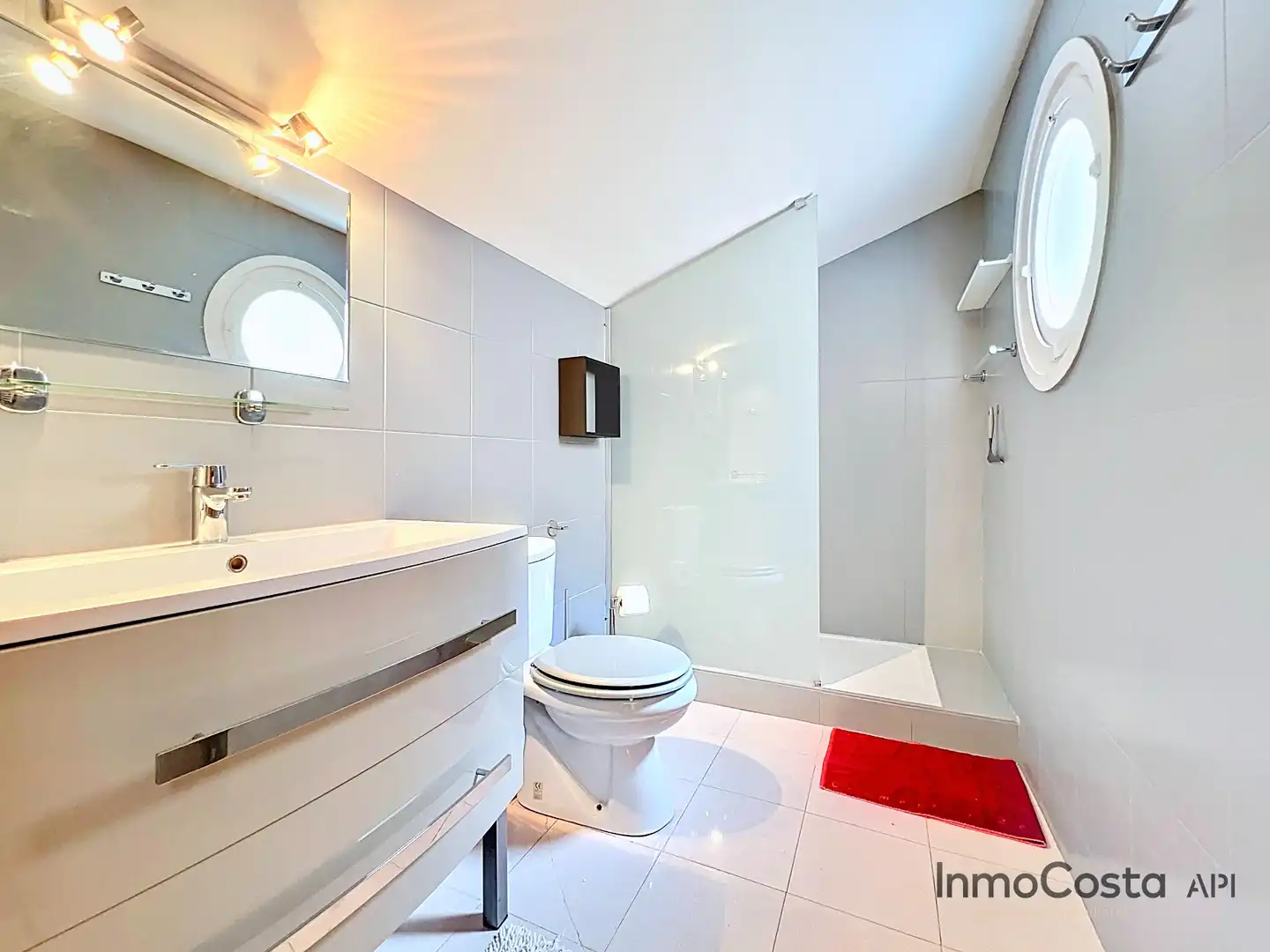 Bany de Apartament en venda en Palamós amb Terrassa, Traster i Moblat