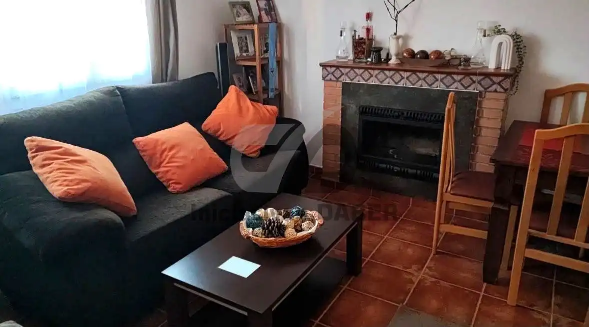 Sala de estar de Casa o chalet en venta en El Casar de Escalona con Aire acondicionado, Jardín privado y Terraza