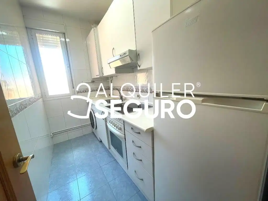 Kitchen of Flat for rent in Madrid  with Air Conditioner and Heating