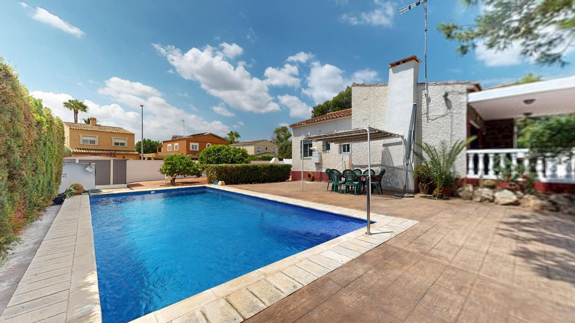 Swimming pool of House or chalet for sale in L'Eliana  with Air Conditioner, Heating and Private garden