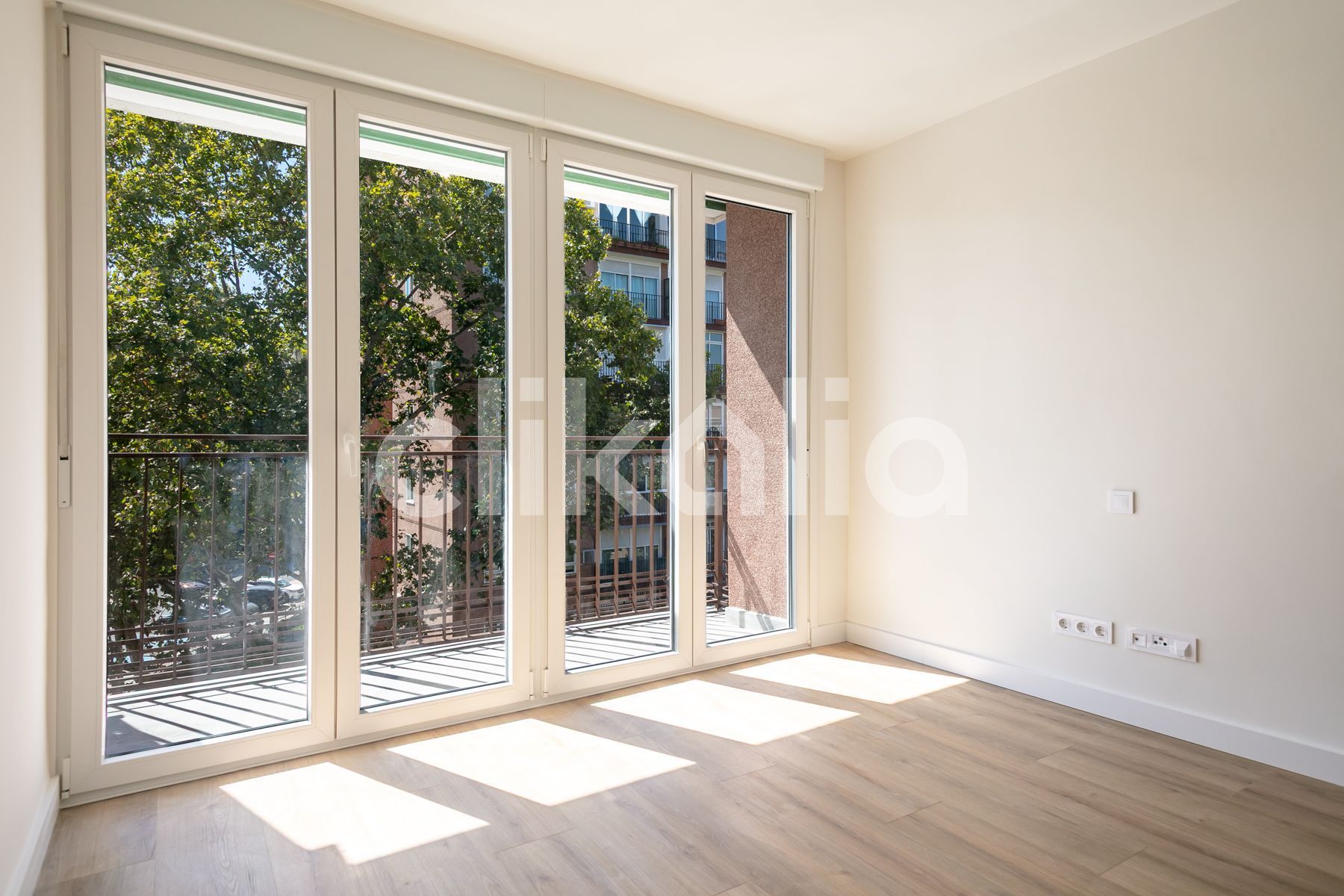 Balcony of Flat for sale in  Madrid Capital  with Air Conditioner, Heating and Private garden