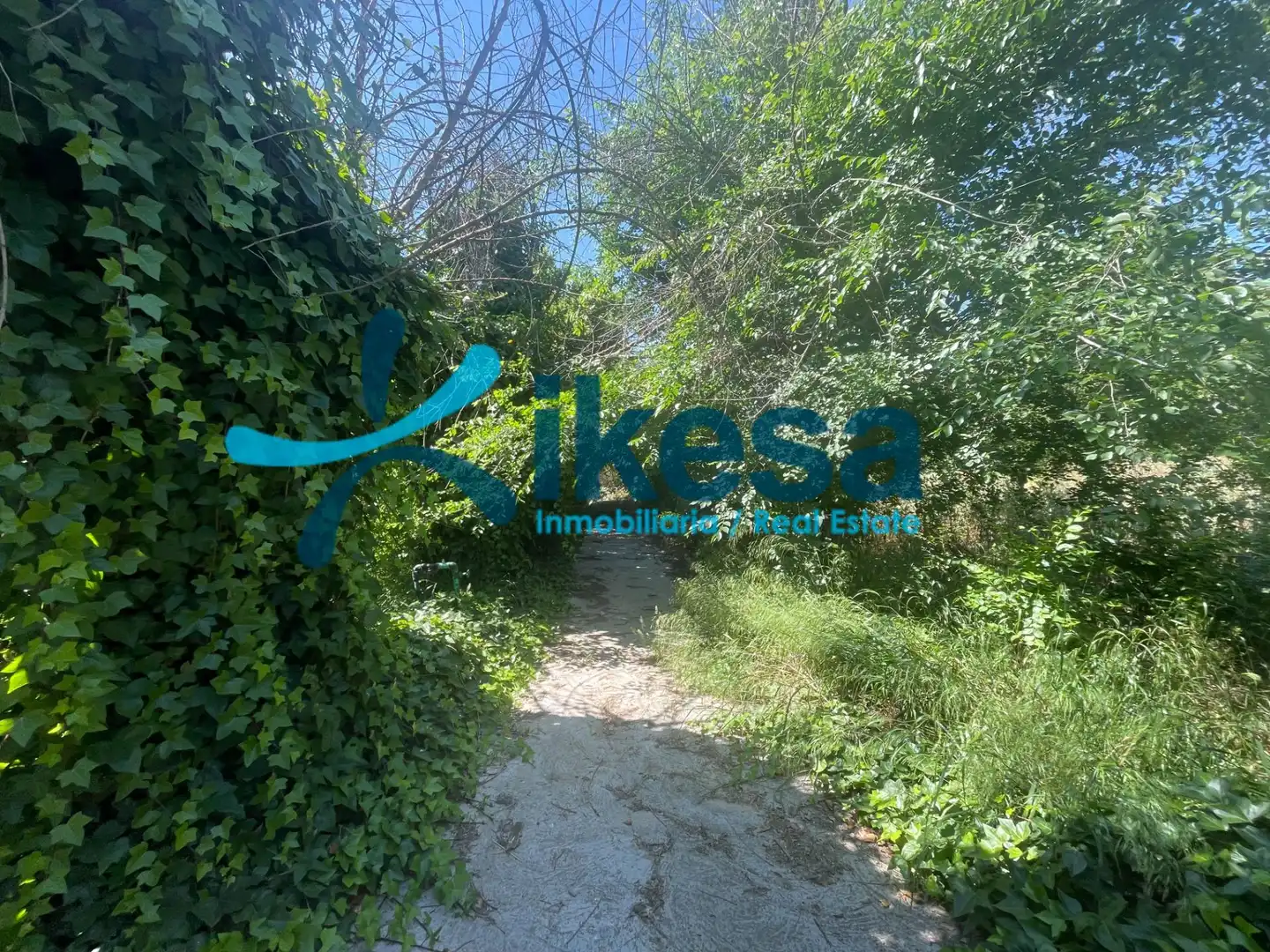 Finca rústica en venta en La Puebla del Río con Jardín privado y Piscina