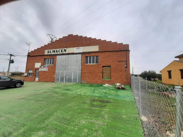 Nave industrial en Venta en Carretera Benavente en Micereces de Tera