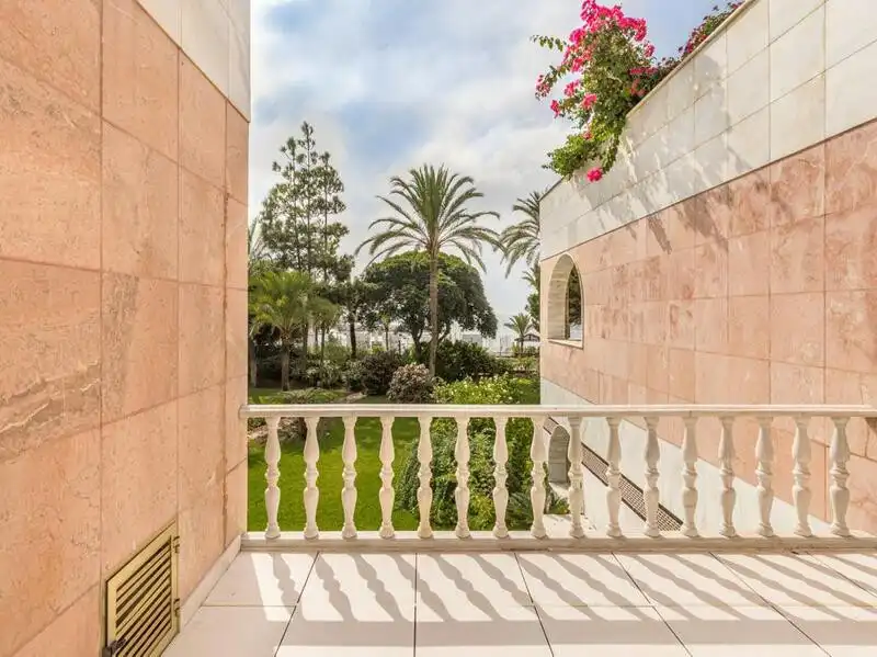 Wohnung mit Terrasse zur Miete in Nueva Andalucía, imagen 11