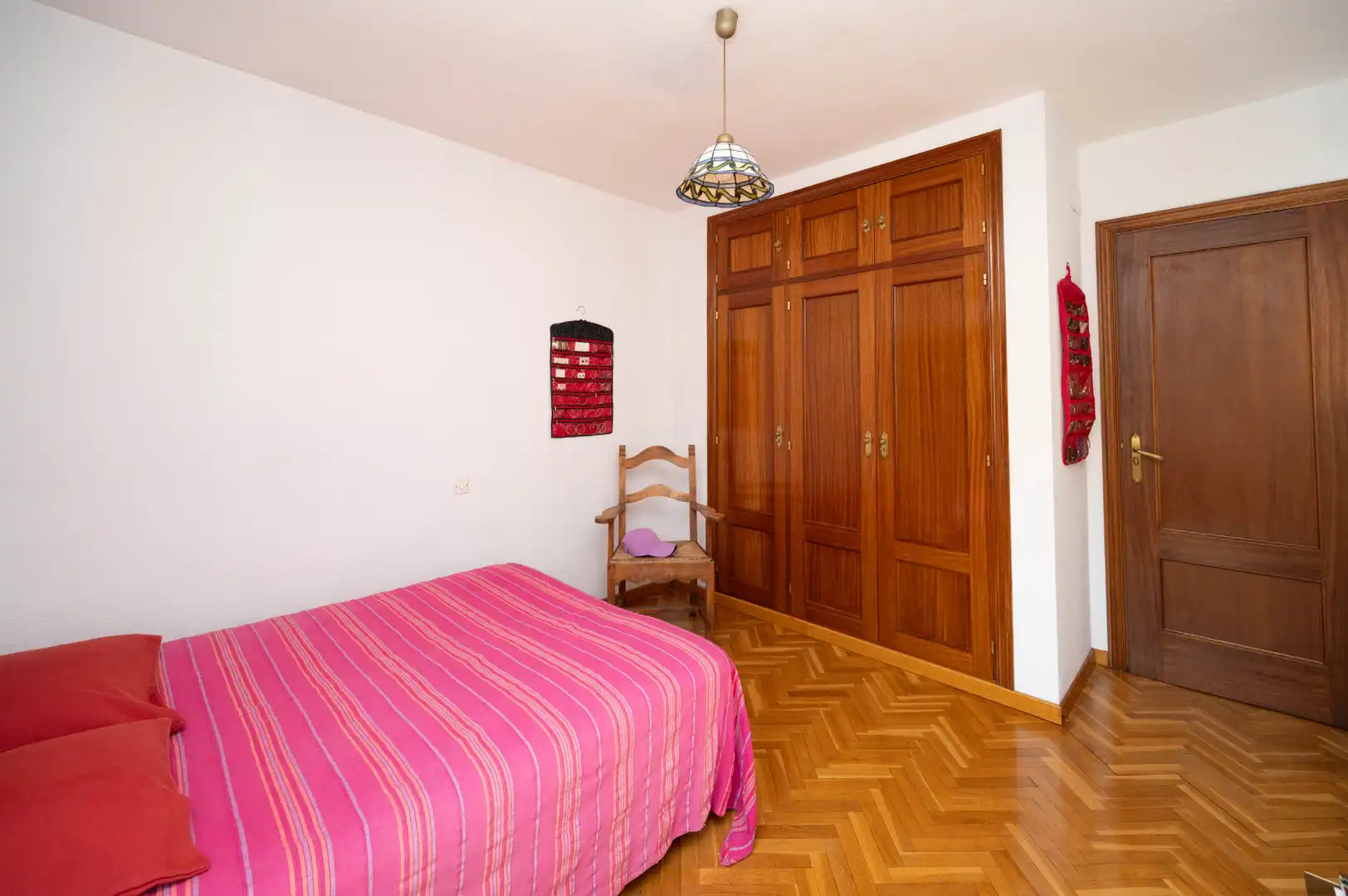 Habitación de Casa adosada en venta en Madrid con Jardín privado