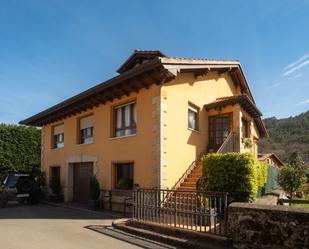 Vista exterior de Casa o xalet en venda en Mazcuerras amb Balcó