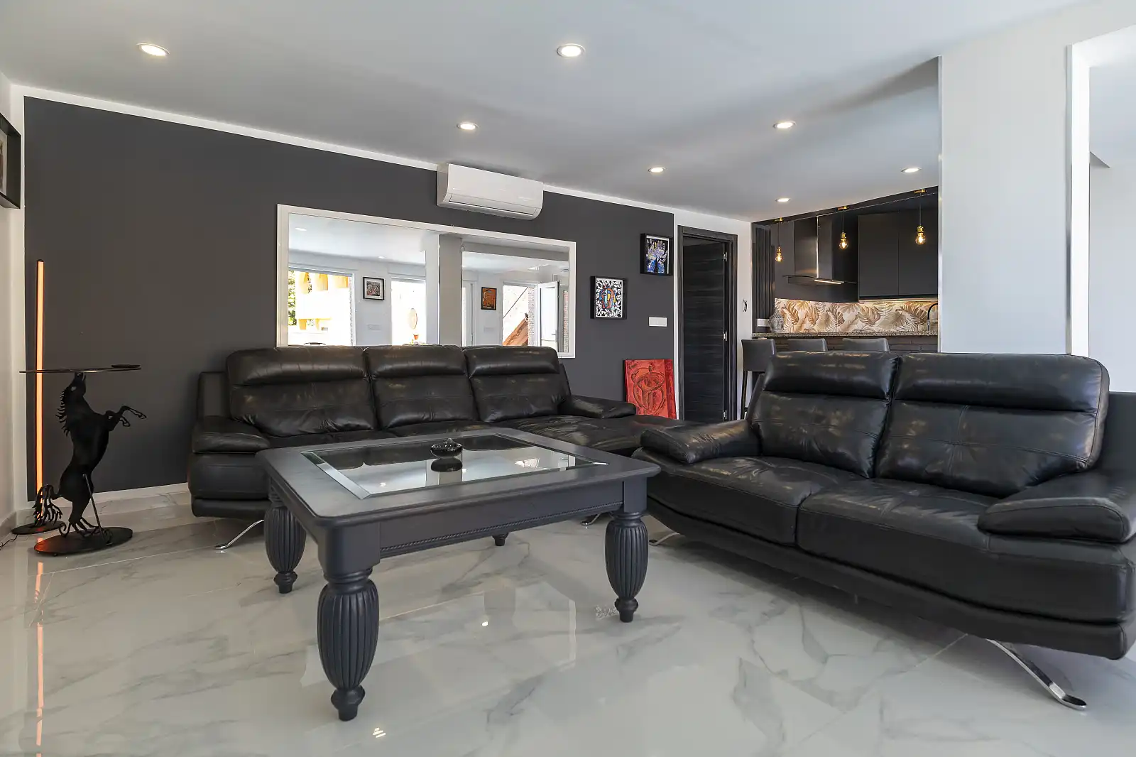 Living room of Houses for sale in Benalmádena  with Air Conditioner, Terrace and Swimming Pool