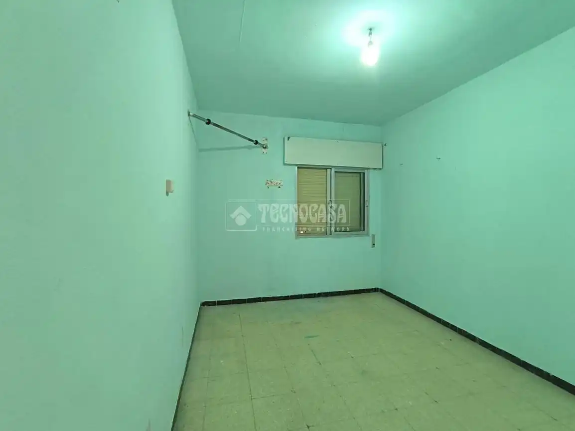 Habitación de Piso en venta en Huelva con Balcón