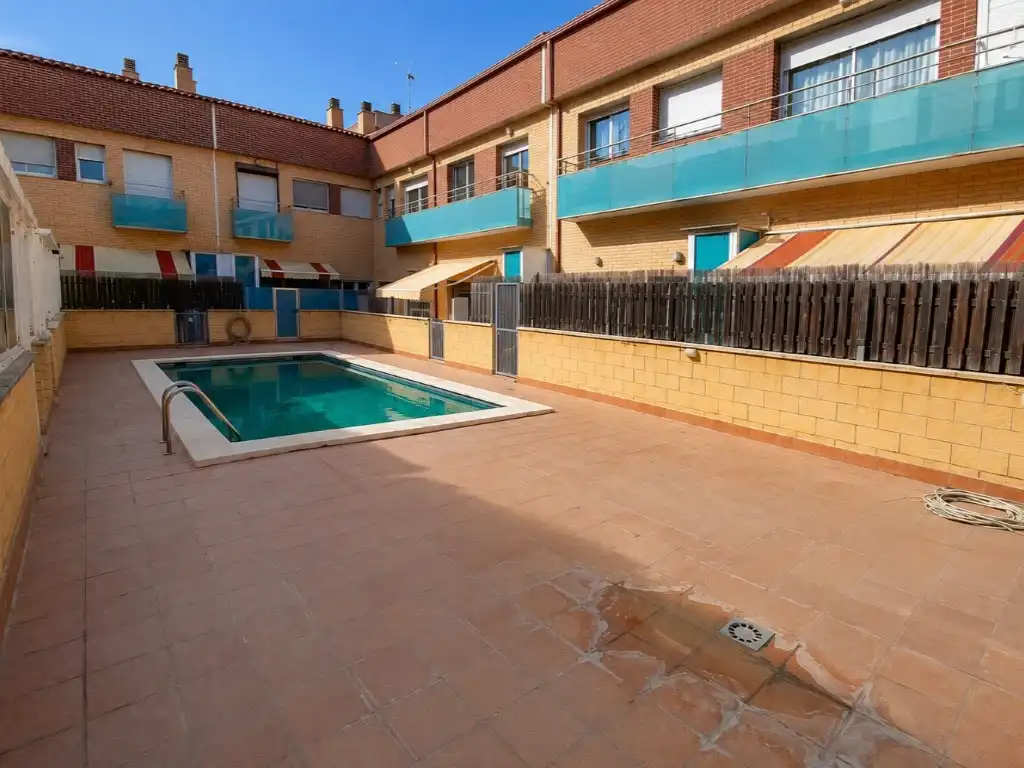 Piscina de Dúplex en venta en El Pla del Penedès con Horno, Balcón y Piscina comunitaria