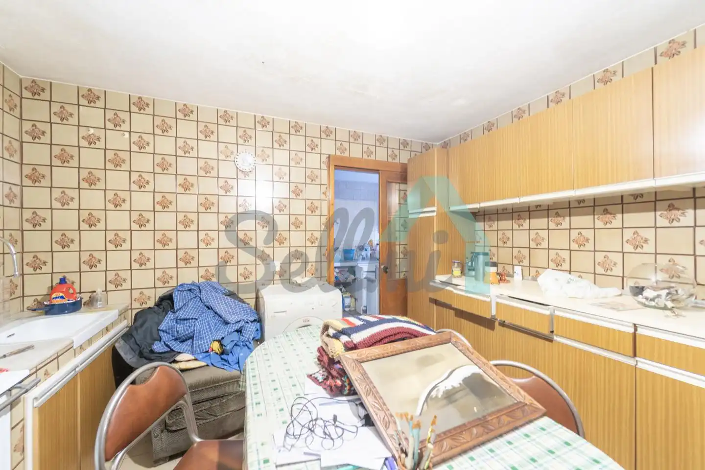 Cuina de Casa adosada en venda en Oviedo  amb Calefacció, Terrassa i Traster
