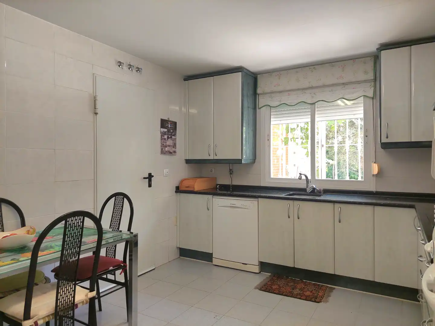Cocina de Casa adosada en venta en Rivas-Vaciamadrid con Aire acondicionado, Calefacción y Jardín privado