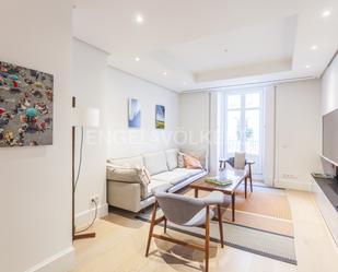 Sala d'estar de Apartament en venda en  Madrid Capital amb Aire condicionat, Calefacció i Parquet