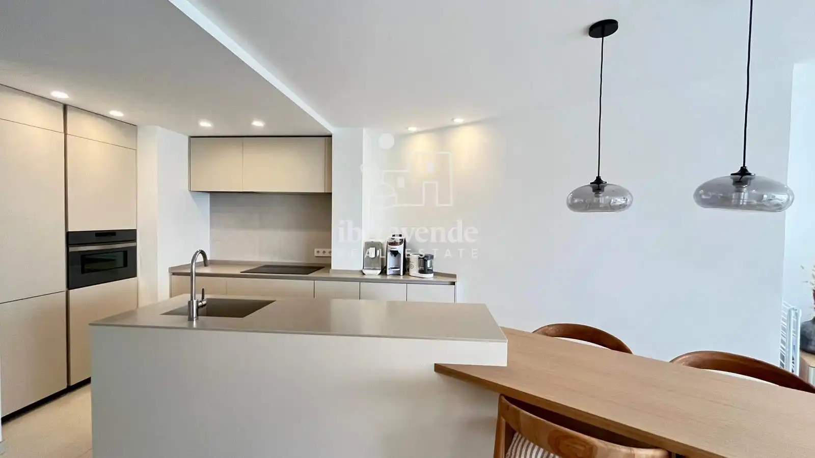 Piso con piscina en venta en Juan Carlos I, imagen 3