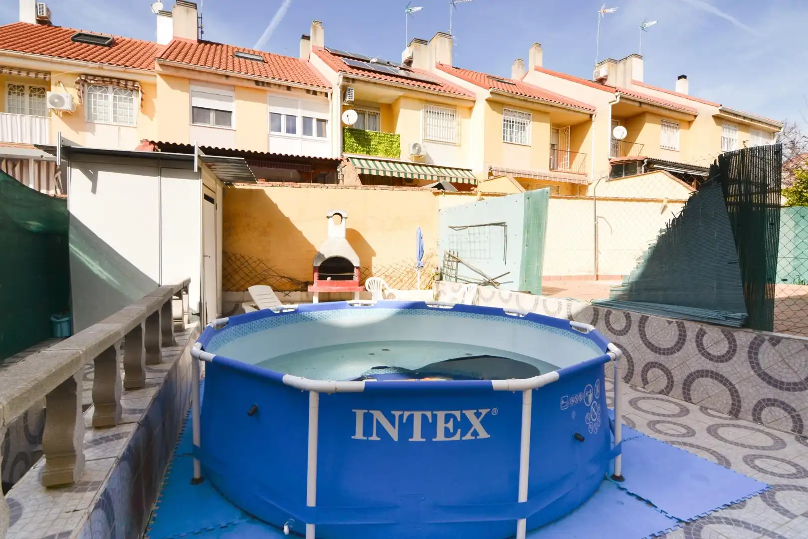 Piscina de Casa adosada en venta en Navalcarnero con Aire acondicionado, Calefacción y Jardín privado
