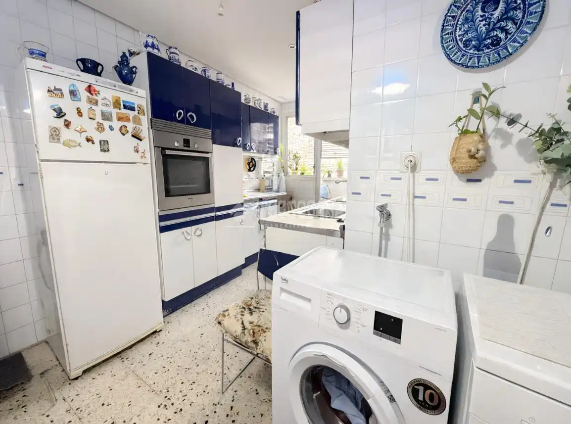 Küche von Wohnung zum Verkauf in Madrid mit Heizung, Privatgarten und Schwimmbad