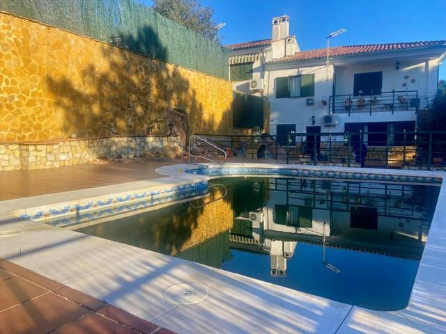 Casa adosada en Venta en Las Jaras