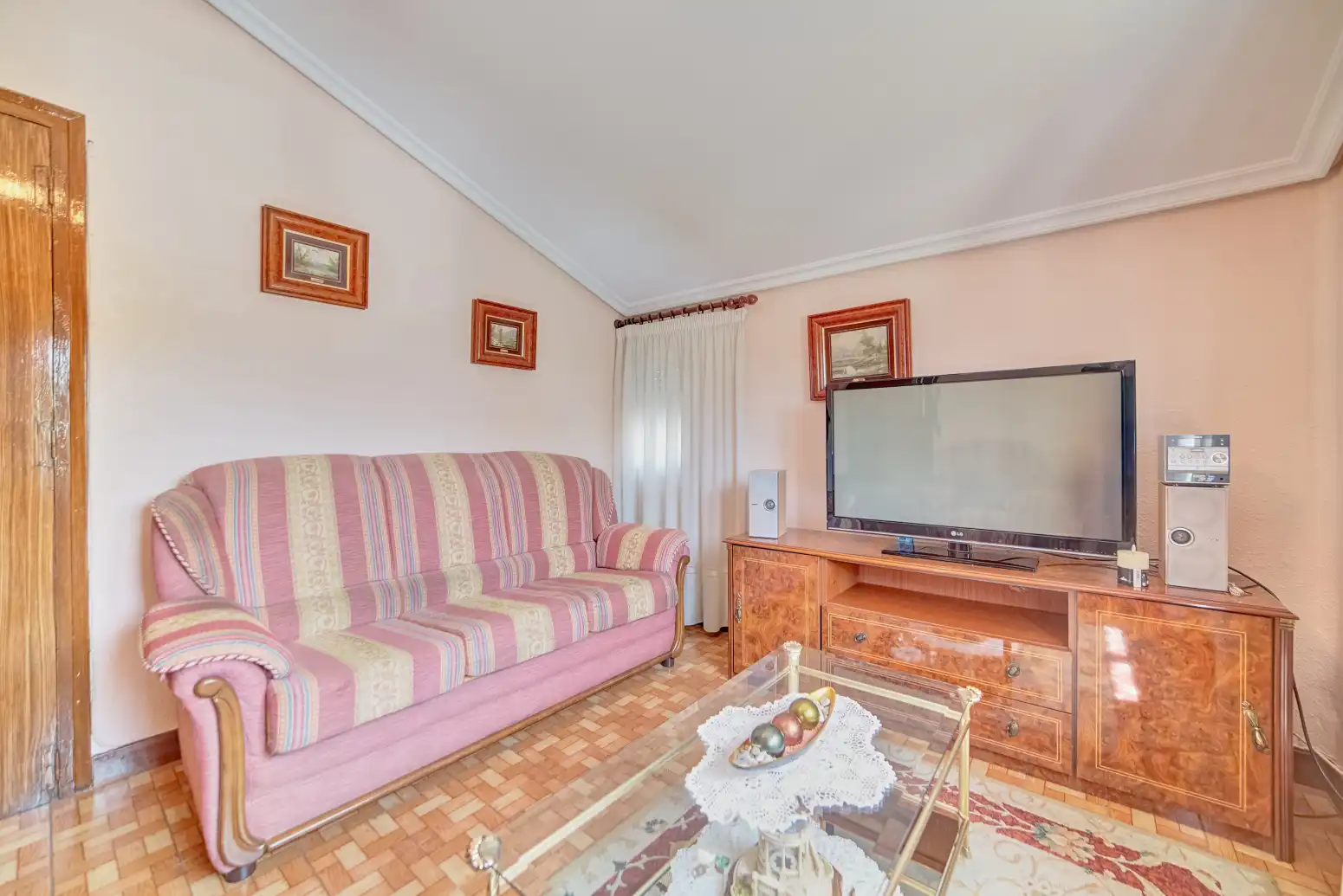 Sala d'estar de Casa o xalet en venda en Galar amb Traster