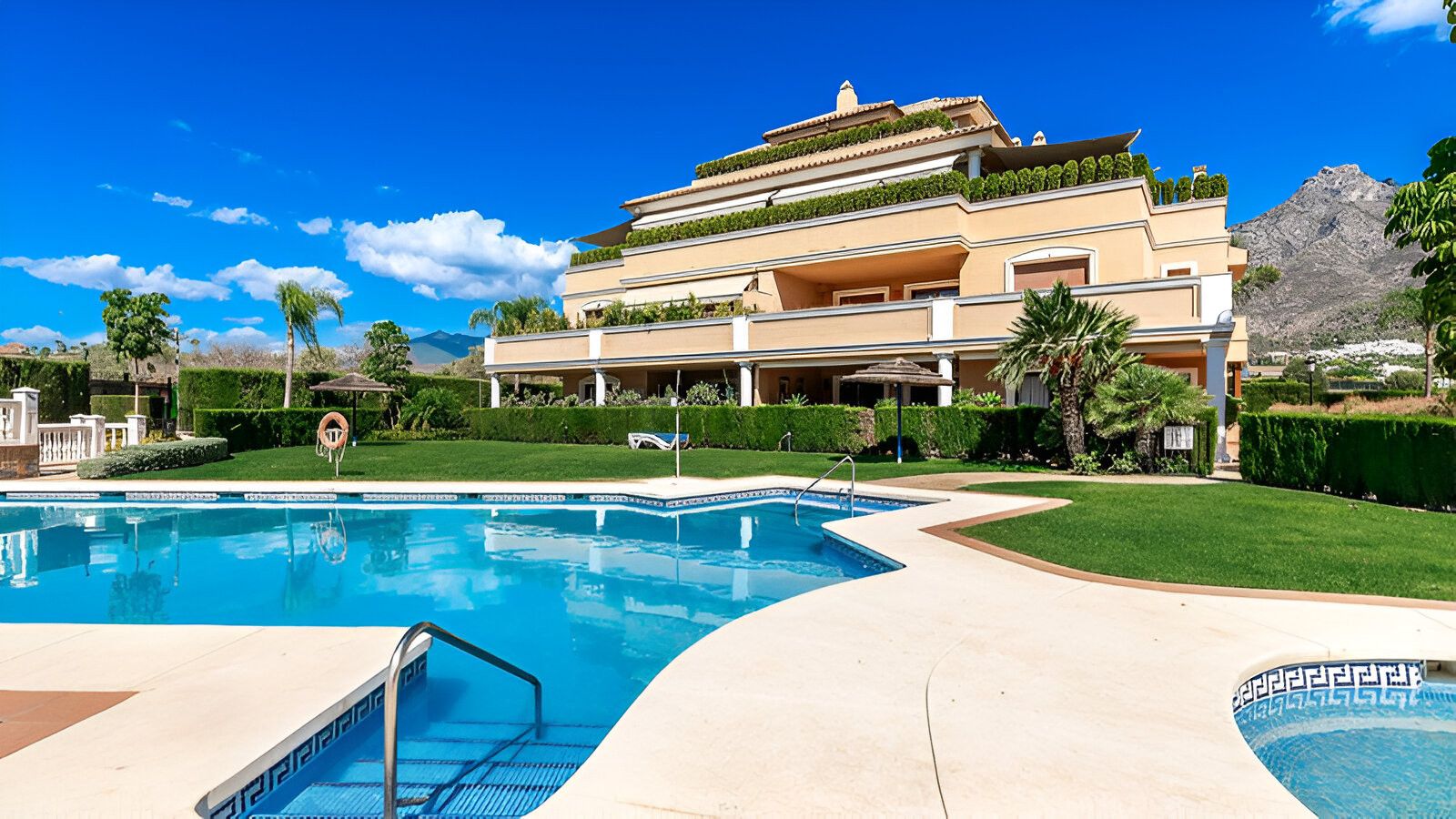Jardí de Planta baixa en venda en Marbella amb Aire condicionat, Terrassa i Traster