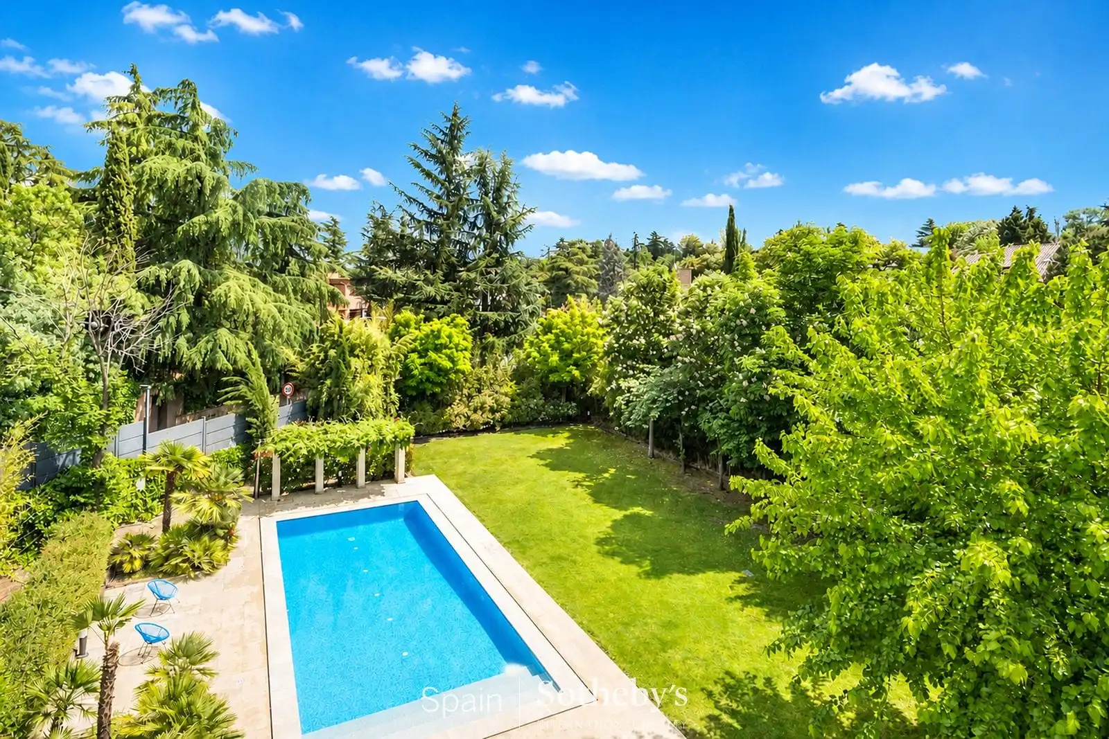 Piscina de Casa o xalet de lloguer en Madrid amb Aire condicionat, Calefacció i Terrassa