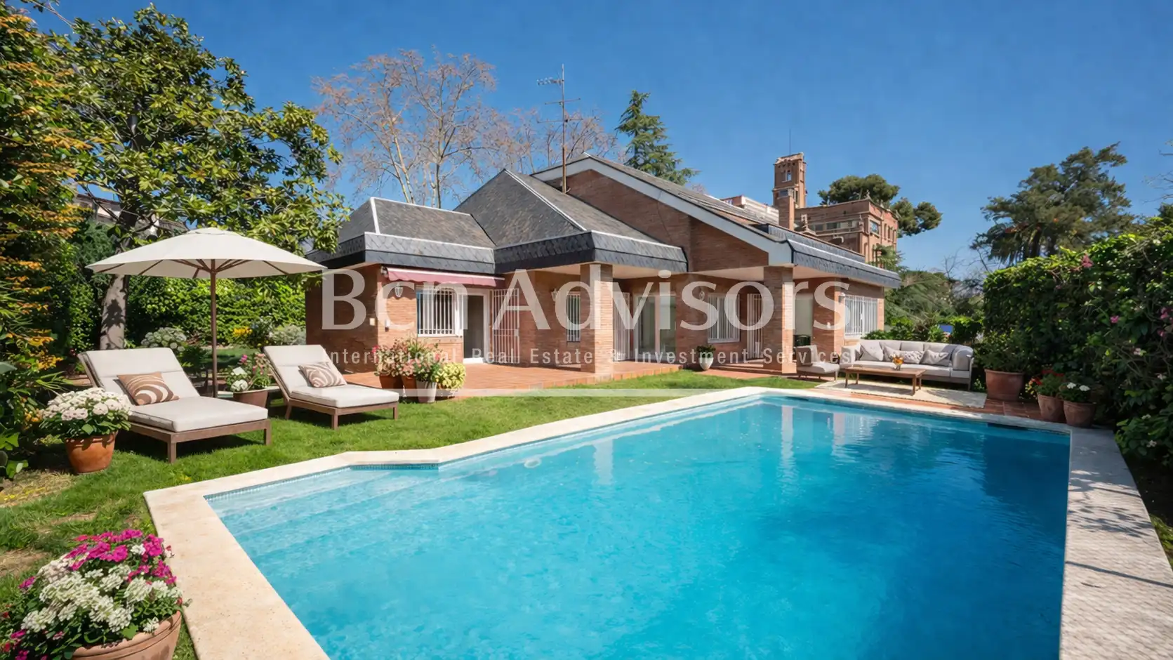 Exterior view of Houses for sale in  Barcelona Capital  with Air Conditioner, Heating and Private garden
