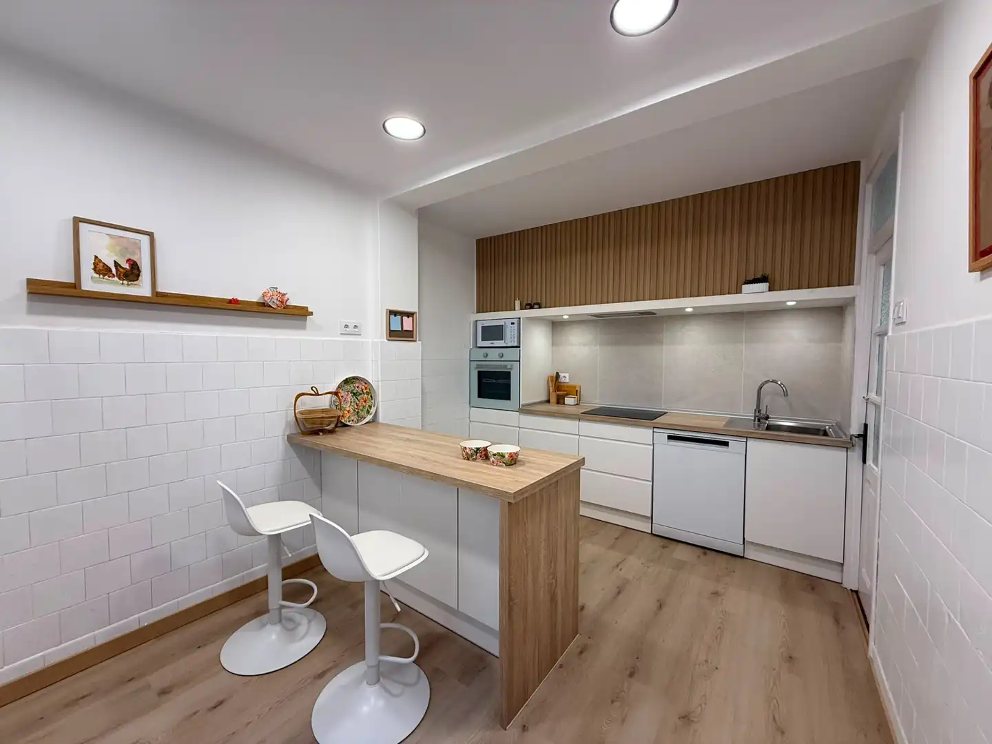 Kitchen of Flat for rent in Ferrol  with Heating, Parquet flooring and Terrace