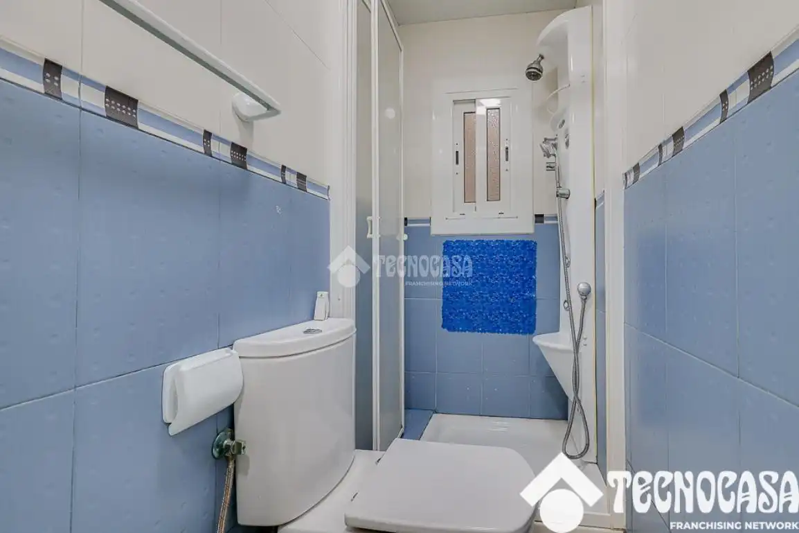 Bathroom of Flat for sale in Llatí