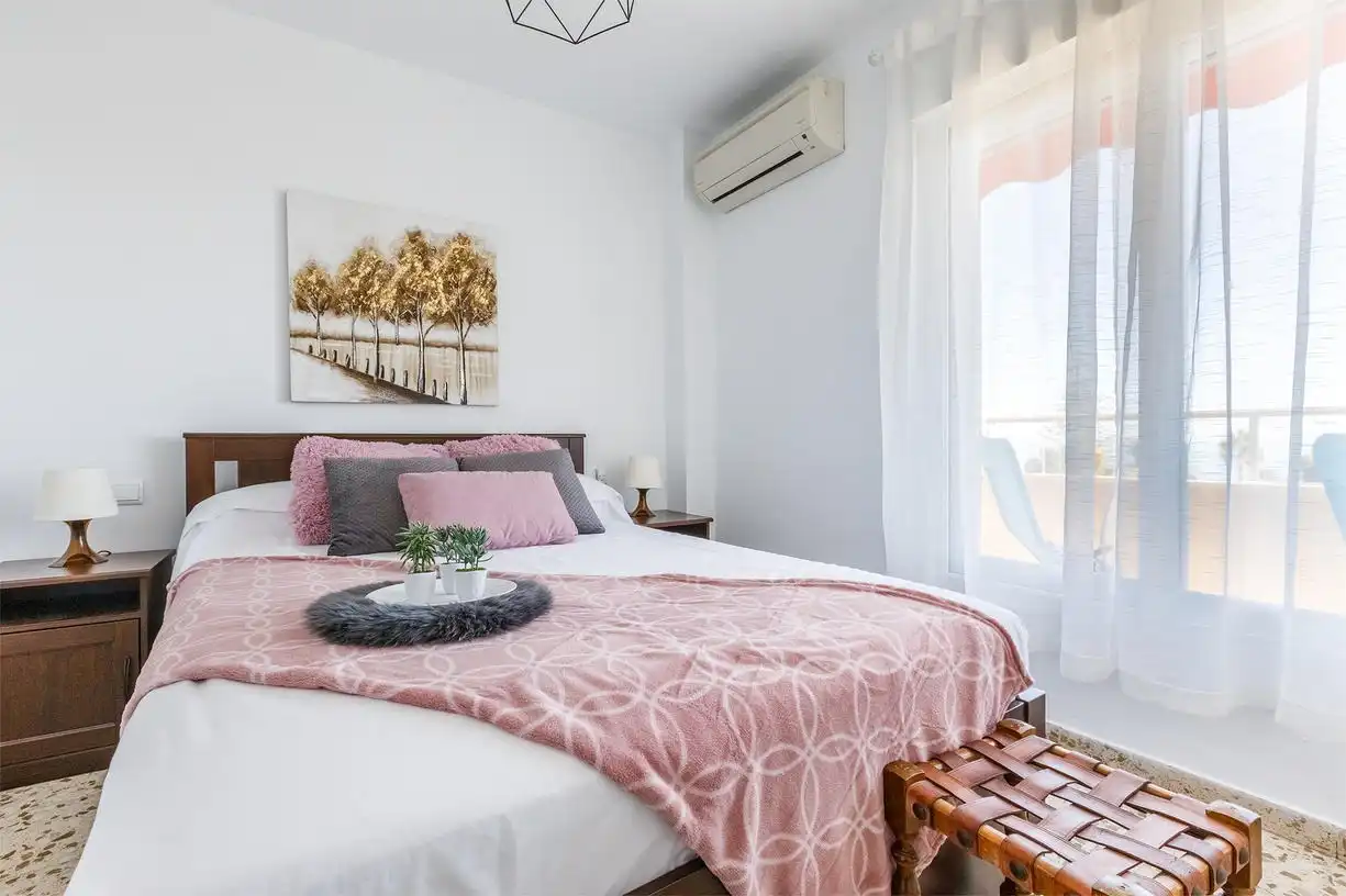 Bedroom of Flat for sale in Vélez-Málaga  with Air Conditioner, Terrace and Storage room