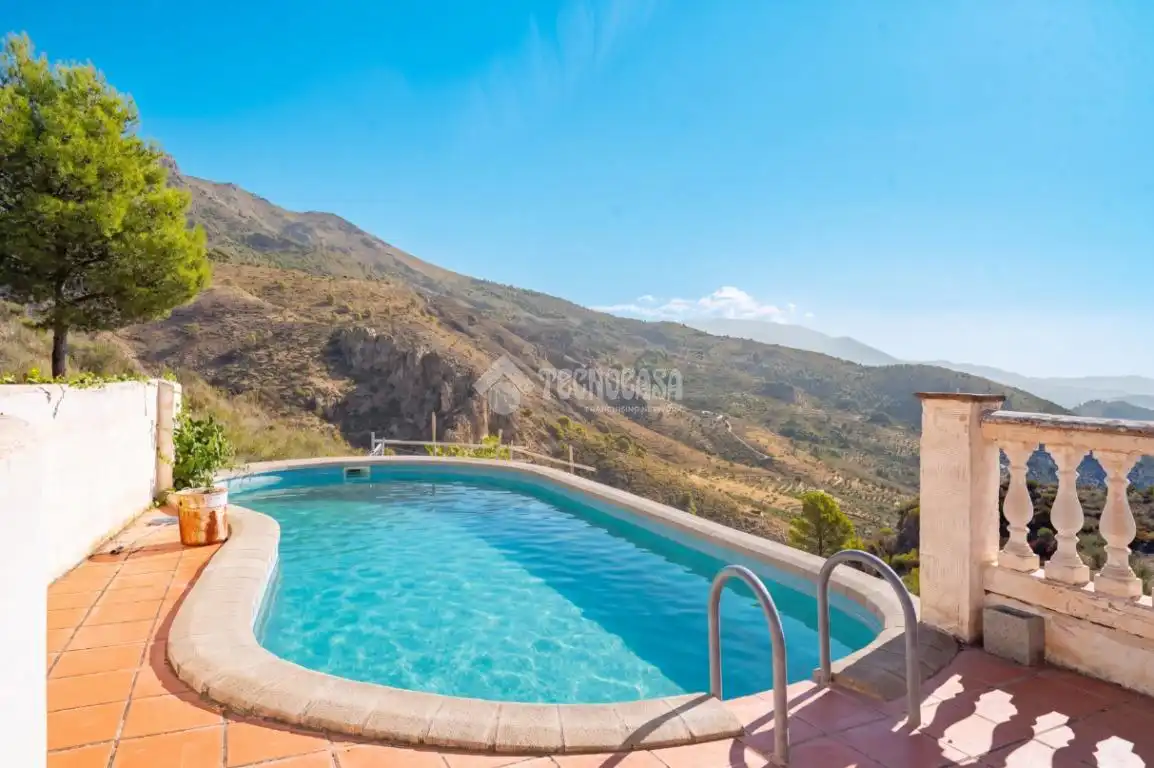 Piscina de Finca rústica en venda en Los Guájares