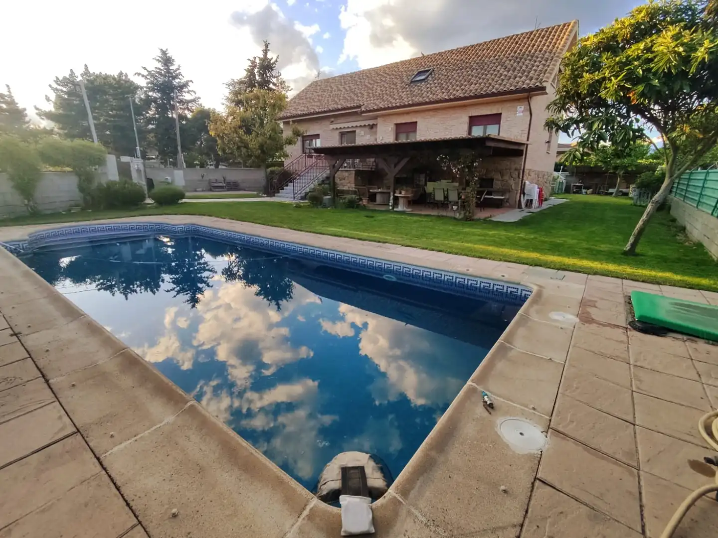 Piscina de Casa o xalet en venda en Guadarrama amb Calefacció, Jardí privat i Traster