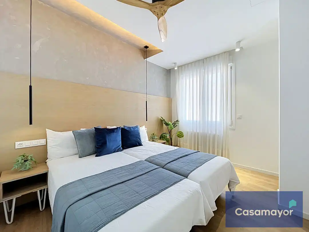 Habitación de Piso en venta en Alicante / Alacant con Aire acondicionado, Calefacción y Terraza