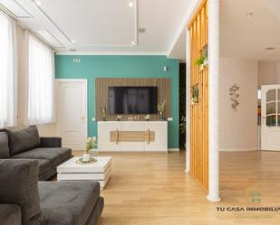 Living room of Single-family semi-detached for sale in Badalona  with Air Conditioner, Heating and Private garden