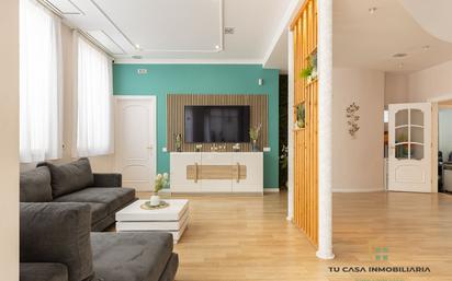 Sala d'estar de Casa adosada en venda en Badalona amb Aire condicionat, Calefacció i Jardí privat