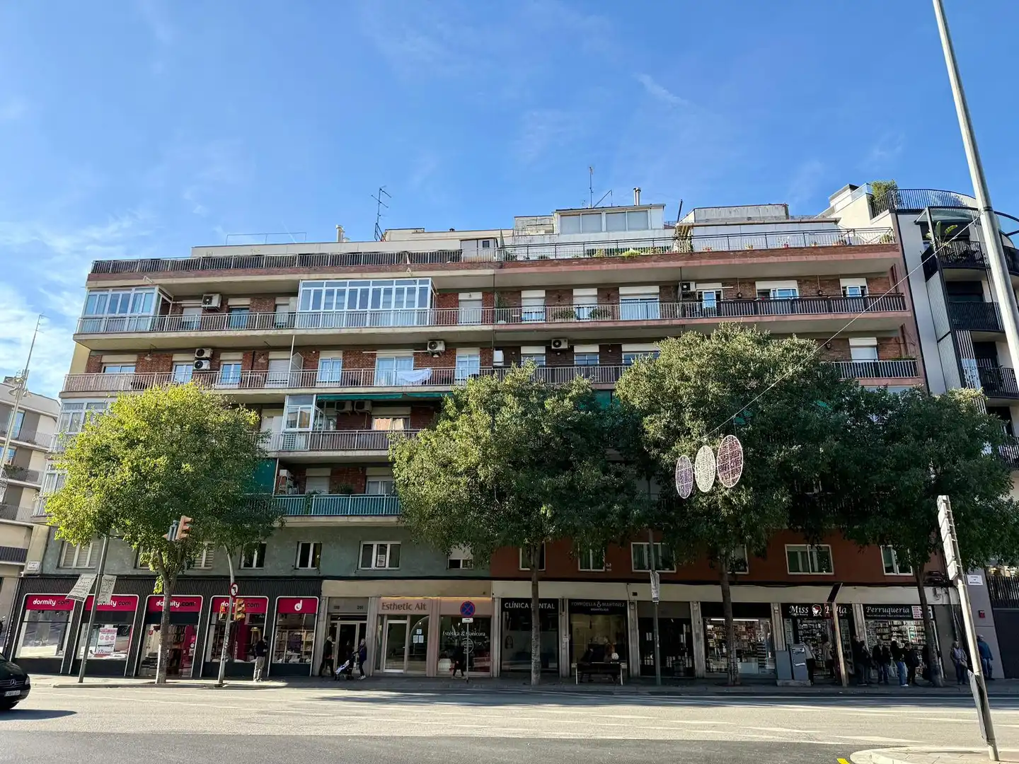 Vista exterior de Ático en venta en Barcelona con Terraza y Balcón