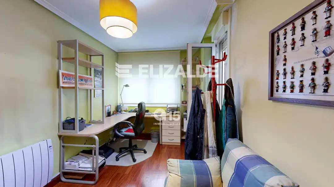 Habitación de Piso en venta en Donostia - San Sebastián  con Calefacción, Terraza y Trastero
