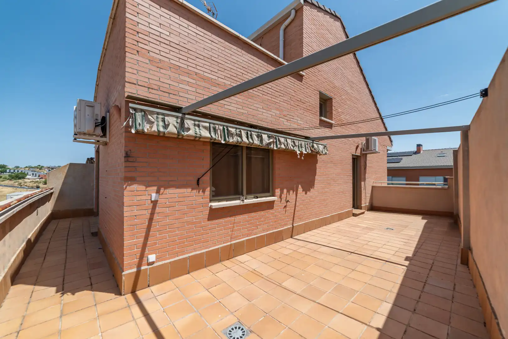 Terrassa de Casa o xalet en venda en Arroyomolinos (Madrid) amb Aire condicionat, Calefacció i Jardí privat