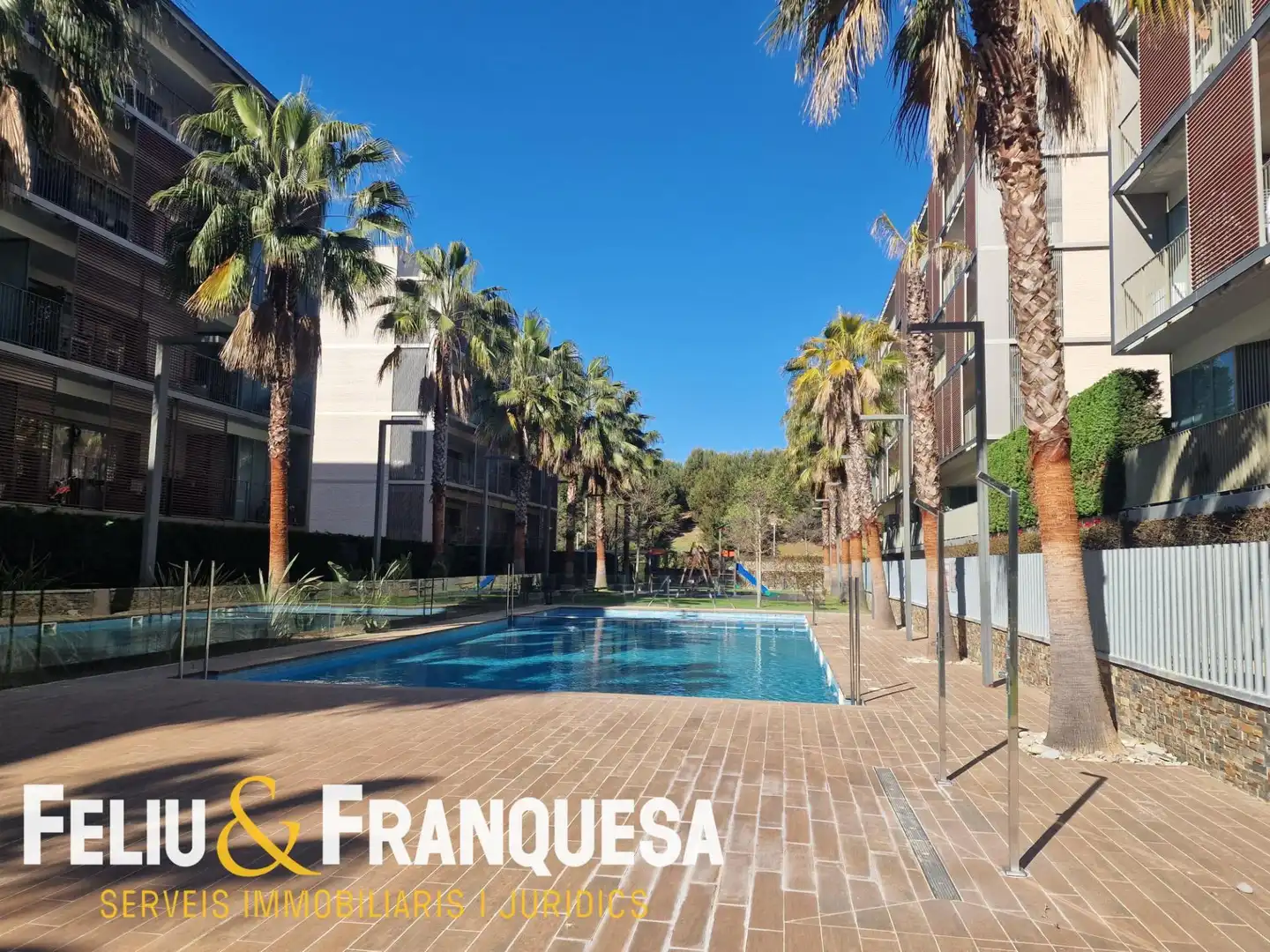 Vista exterior de Piso en venta en Sant Cugat del Vallès con Calefacción, Jardín privado y Terraza