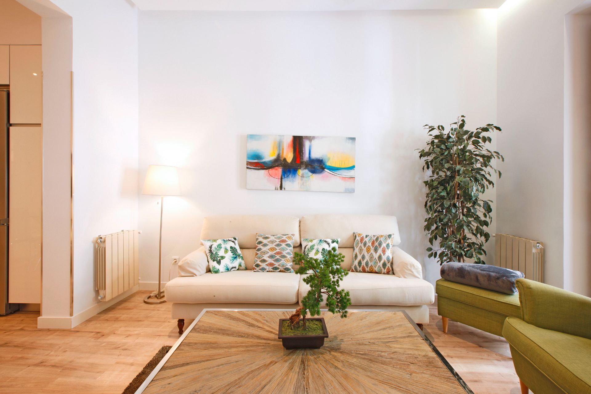 Sala d'estar de Apartament de lloguer en  Madrid Capital amb Aire condicionat, Calefacció i Moblat