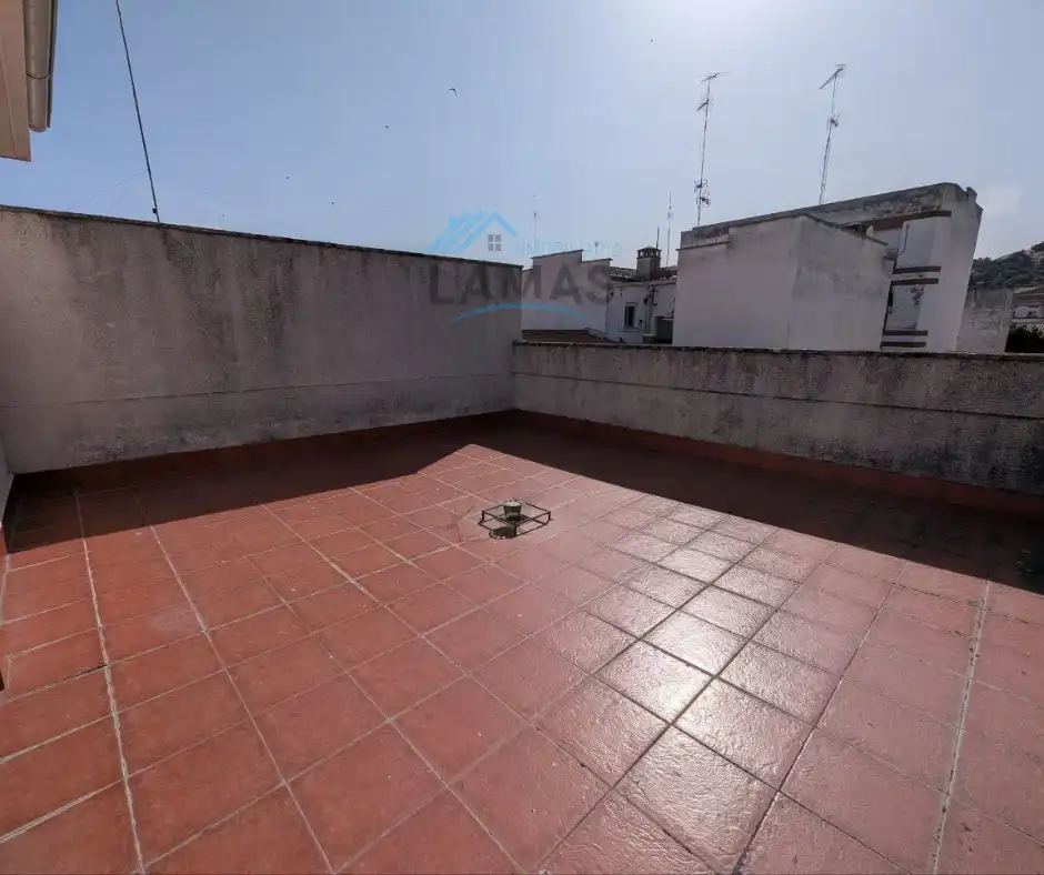 Vista exterior de Dúplex en venta en Navalmoral de la Mata con Calefacción, Terraza y Balcón