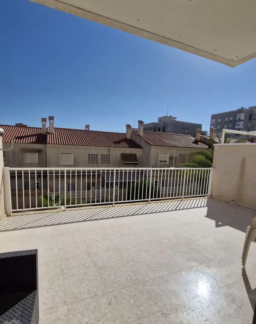 Vista exterior de Pis en venda en Elche / Elx