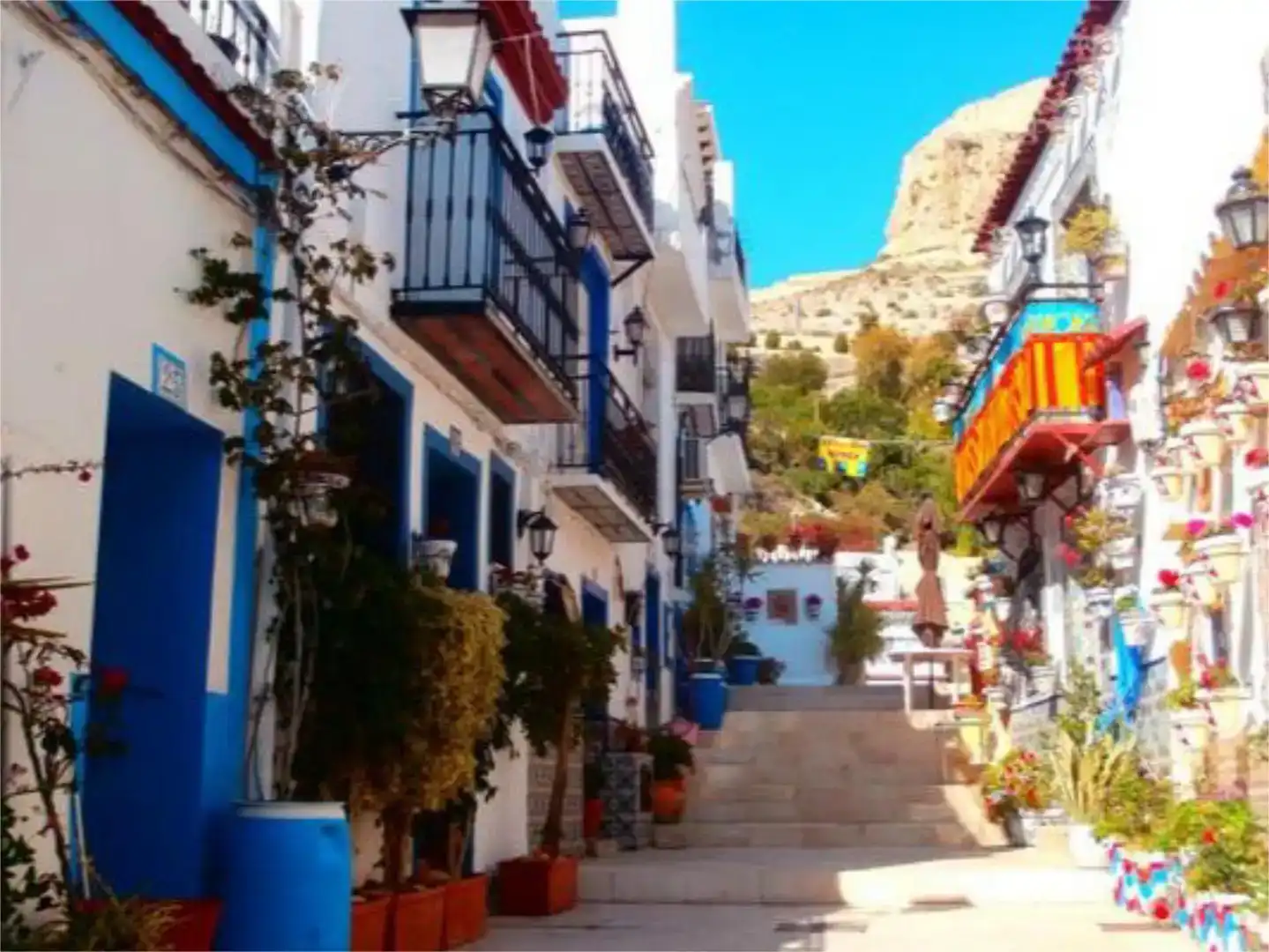 Vista exterior de Casa adosada en venta en Alicante / Alacant con Aire acondicionado y Balcón