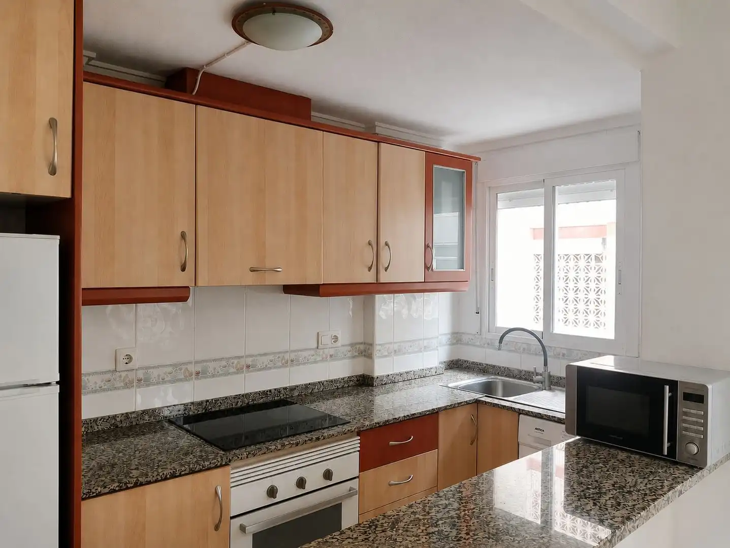 Küche von Wohnung zur Miete in Torrevieja mit Klimaanlage, Heizung und Terrasse