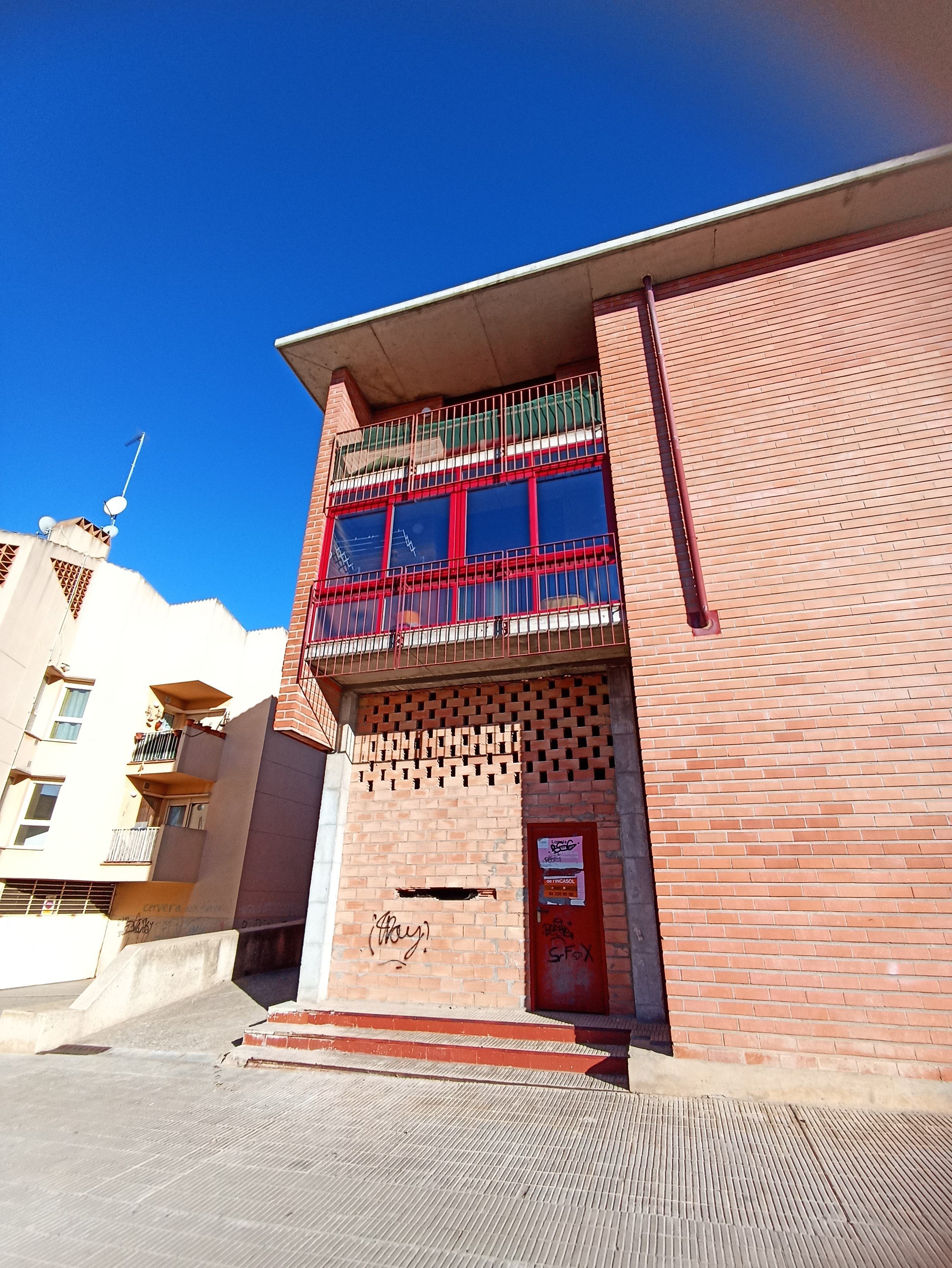Vista exterior de Local en venda en Guissona