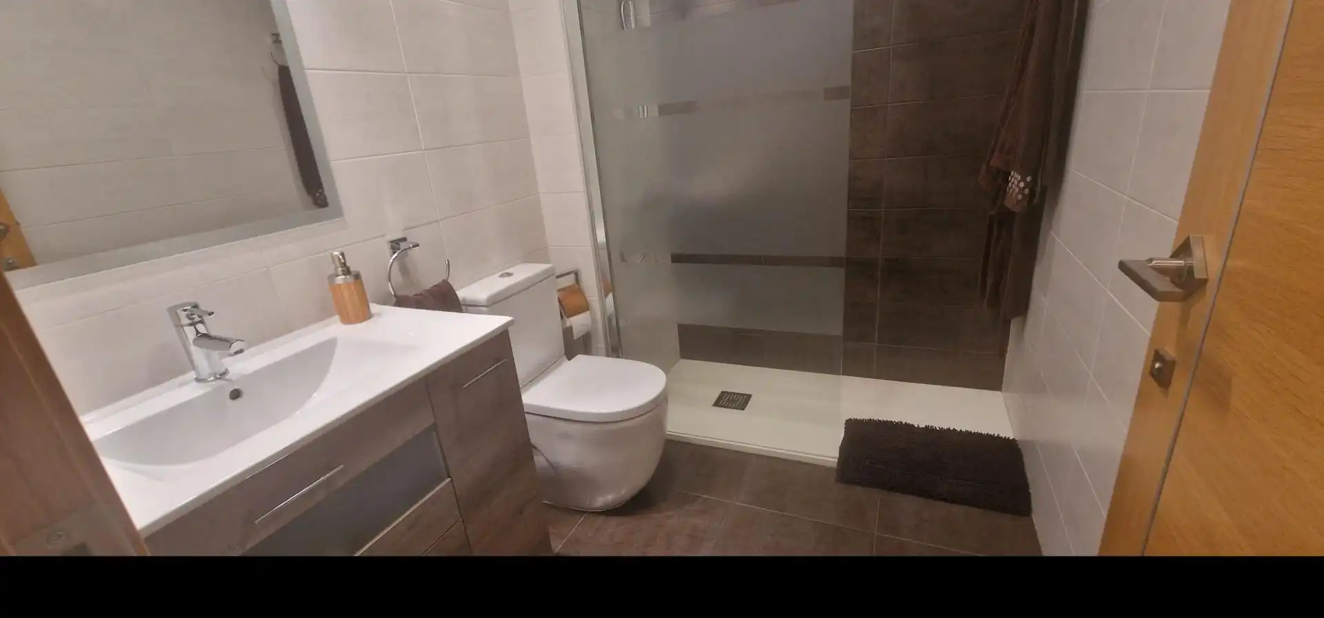 Badezimmer von Erdgeschoss zum Verkauf in Xirivella mit Klimaanlage, Terrasse und Abstellraum