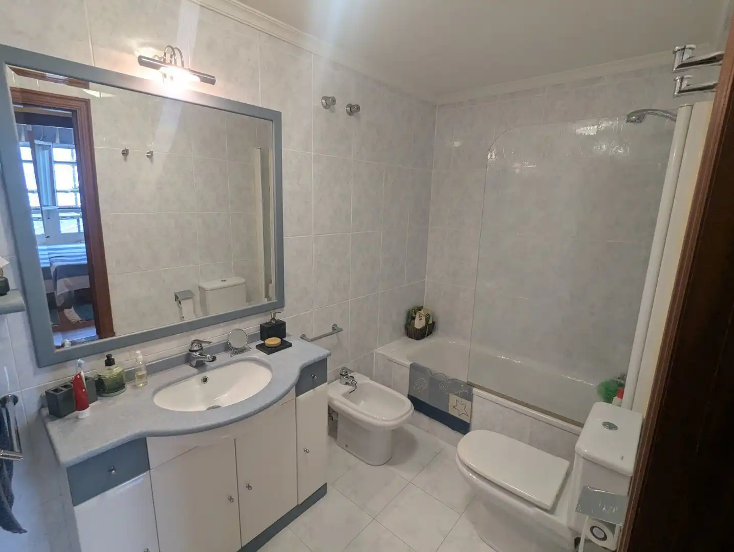 Bathroom of Flat for sale in Bilbao   with Storage room and Furnished