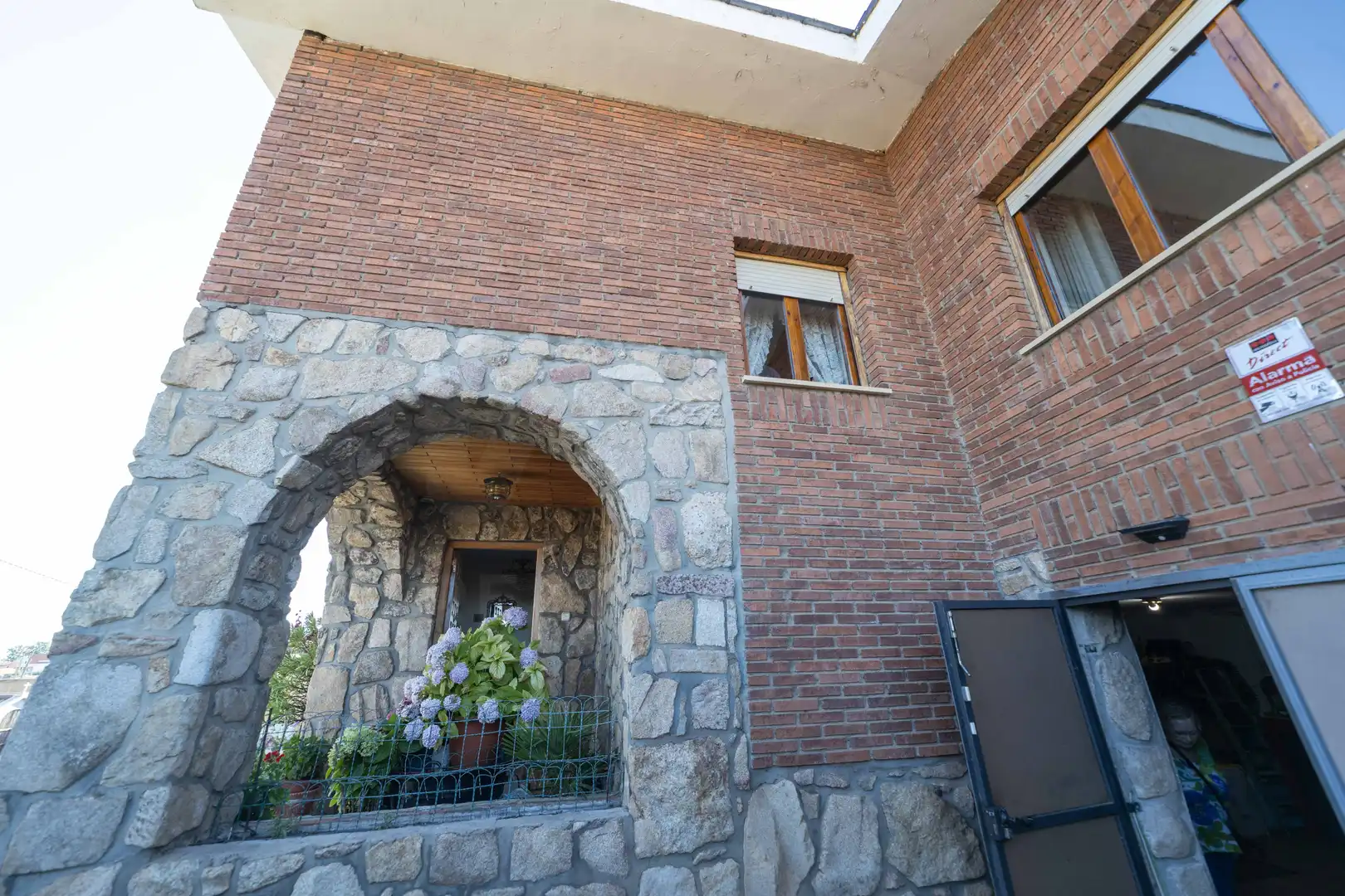 Vista exterior de Casa o xalet en venda en Chozas de Abajo amb Calefacció i Piscina